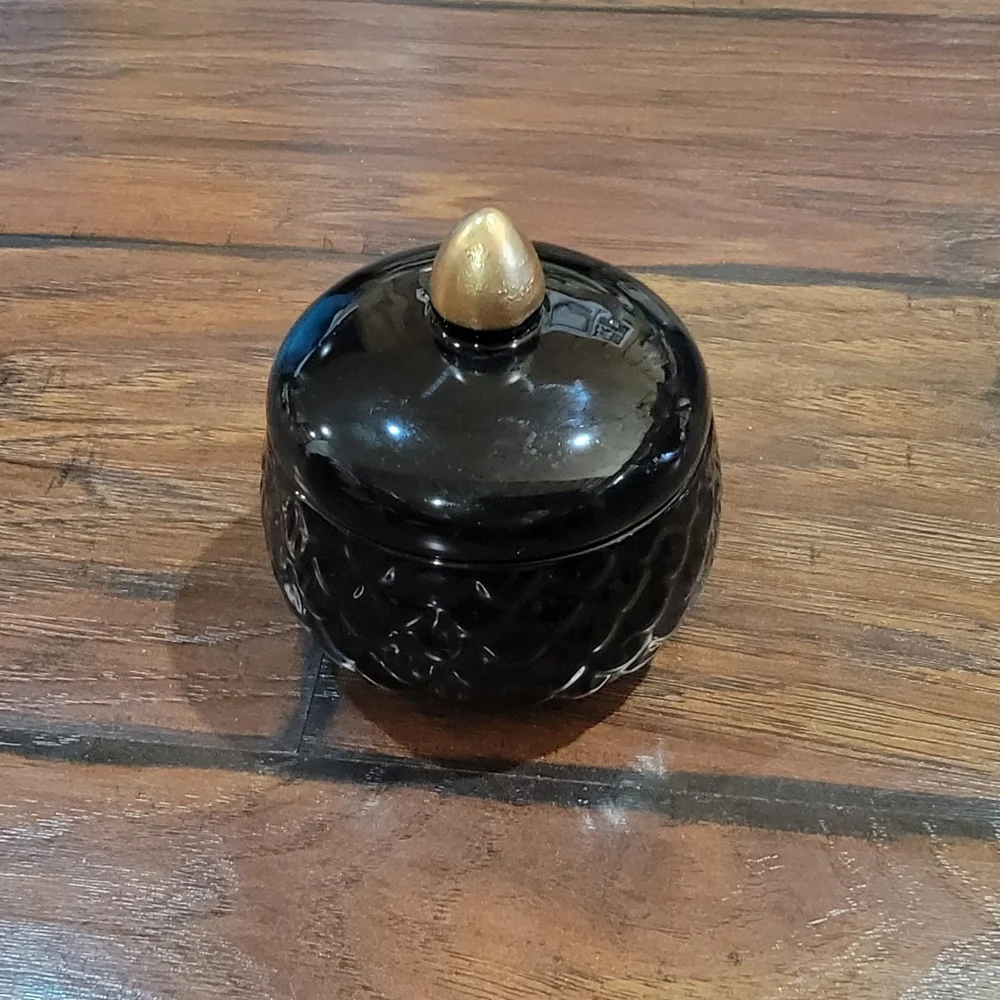 Vanity top storage dish